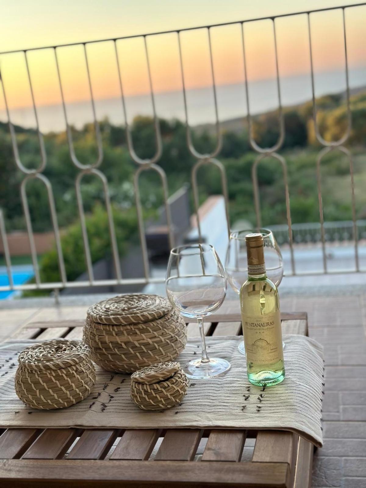 Вілла Costa Rossa View Sunset Cascabraga Екстер'єр фото